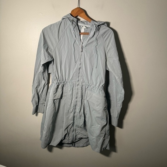 Lululemon Pack & Glyde  Jacket in Silver Drop size 4 - Picture 5 of 9
